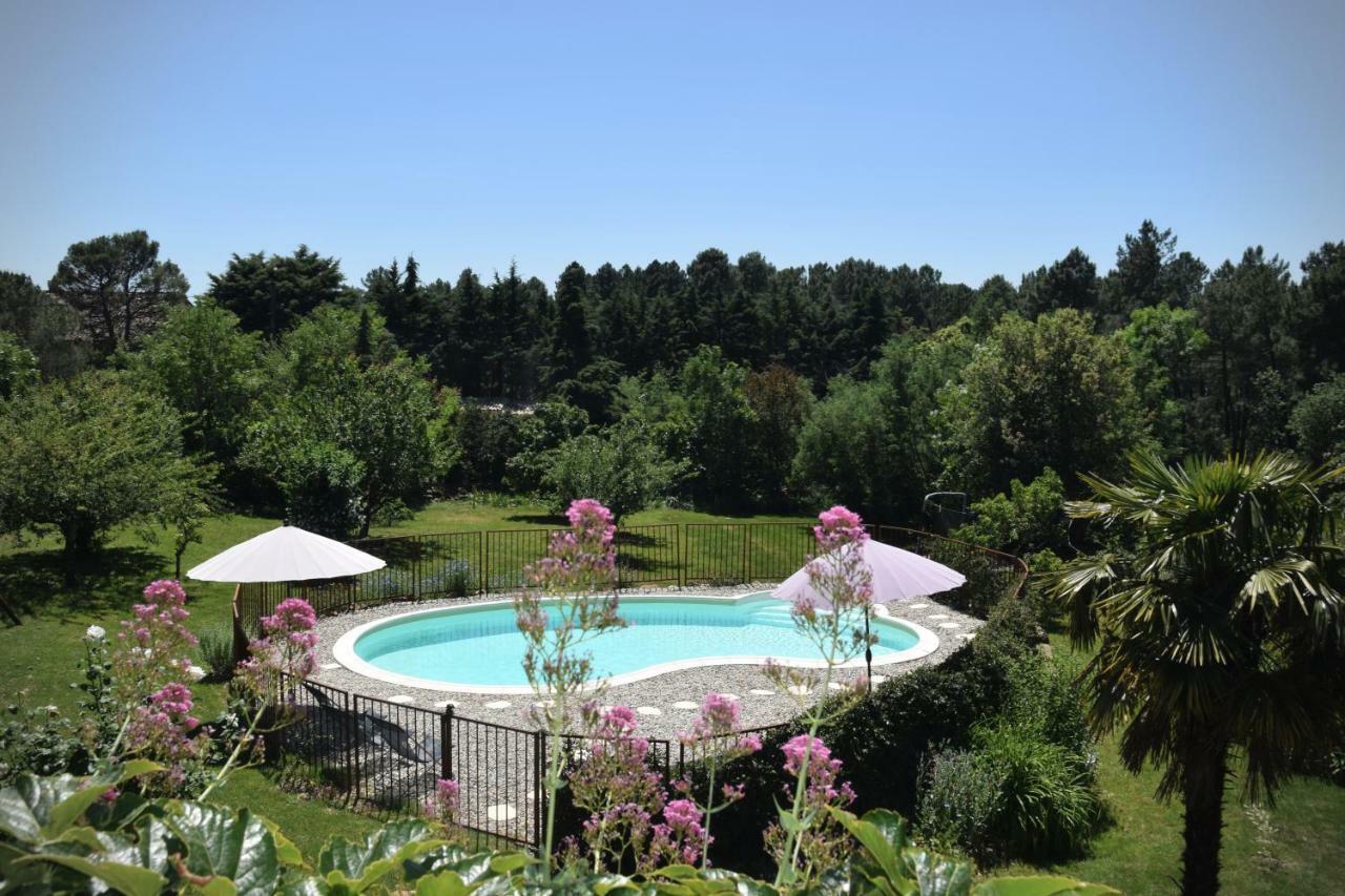 Ombre Bleue Du Figuier, Ailhon Hotel Exterior foto